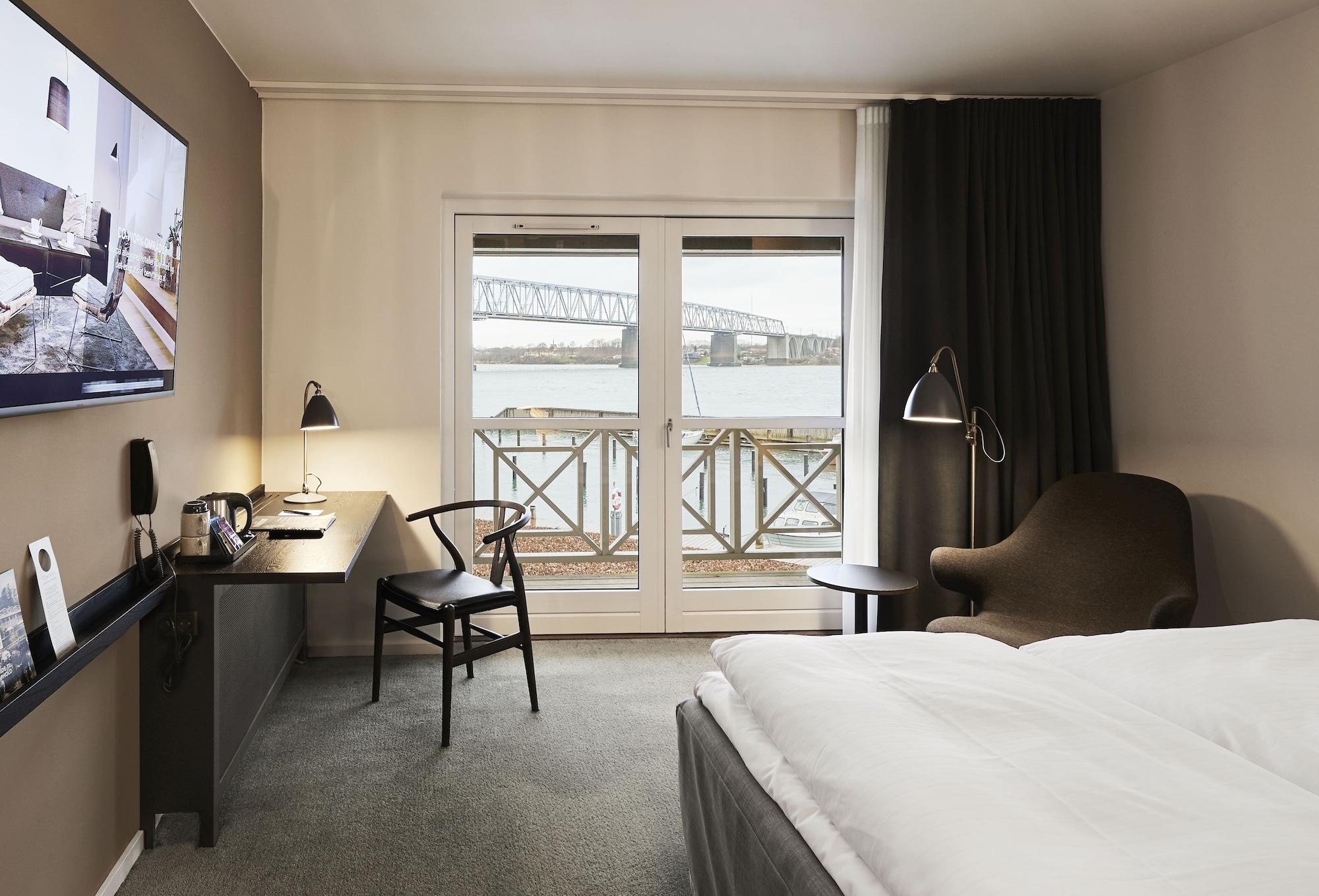 Comwell Kongebrogaarden Hotel Middelfart község Kültér fotó